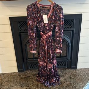 NWT Avara dress